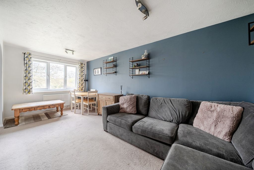 Property photo 2 of 8 1437867-4-69Ca778...