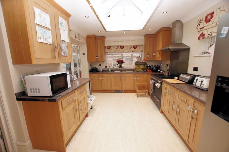 Property photo 2 of 16 Kitchen