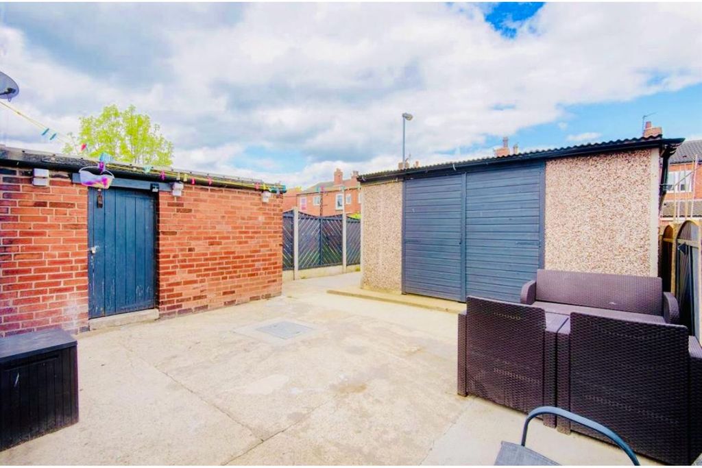 Property photo 2 of 11 Double Garage