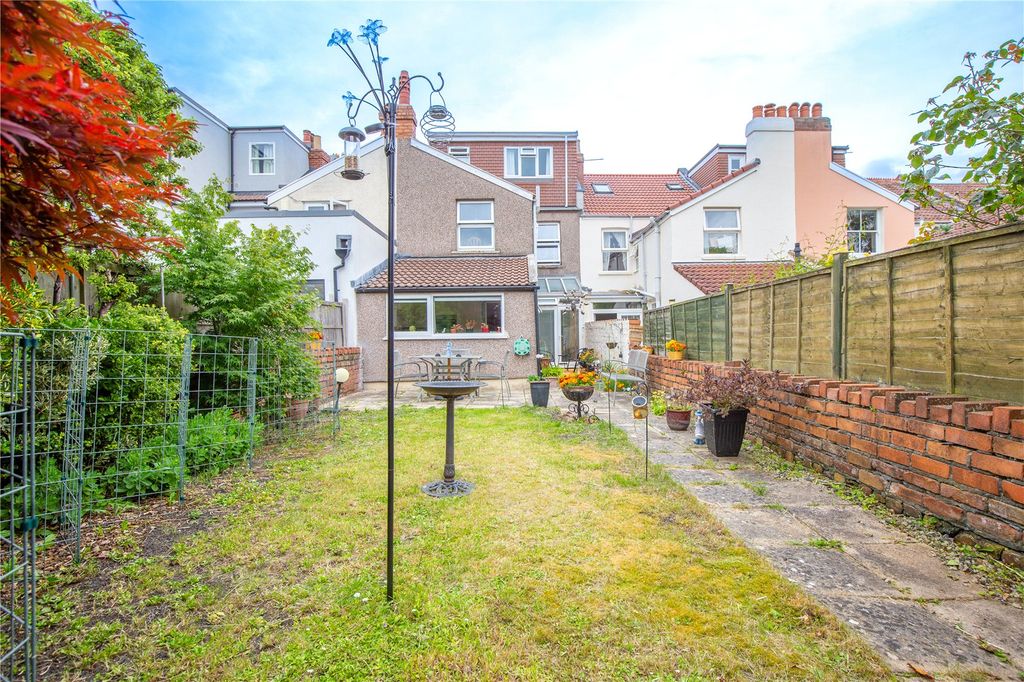 Property photo 3 of 25 Picture No. 12
