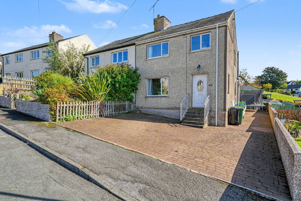 Property photo 2 of 27