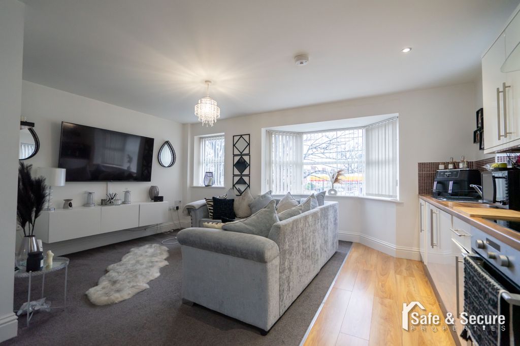 Property photo 3 of 11