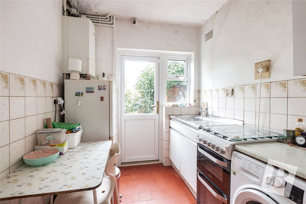 Property photo 3 of 13 Kitchen