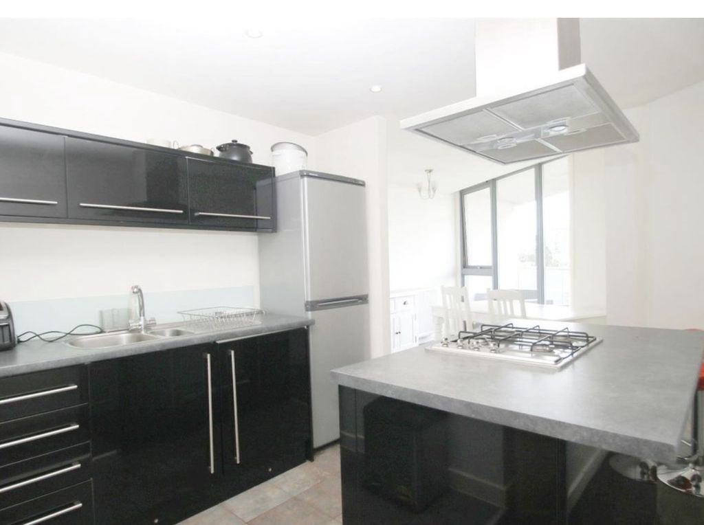 Property photo 2 of 6