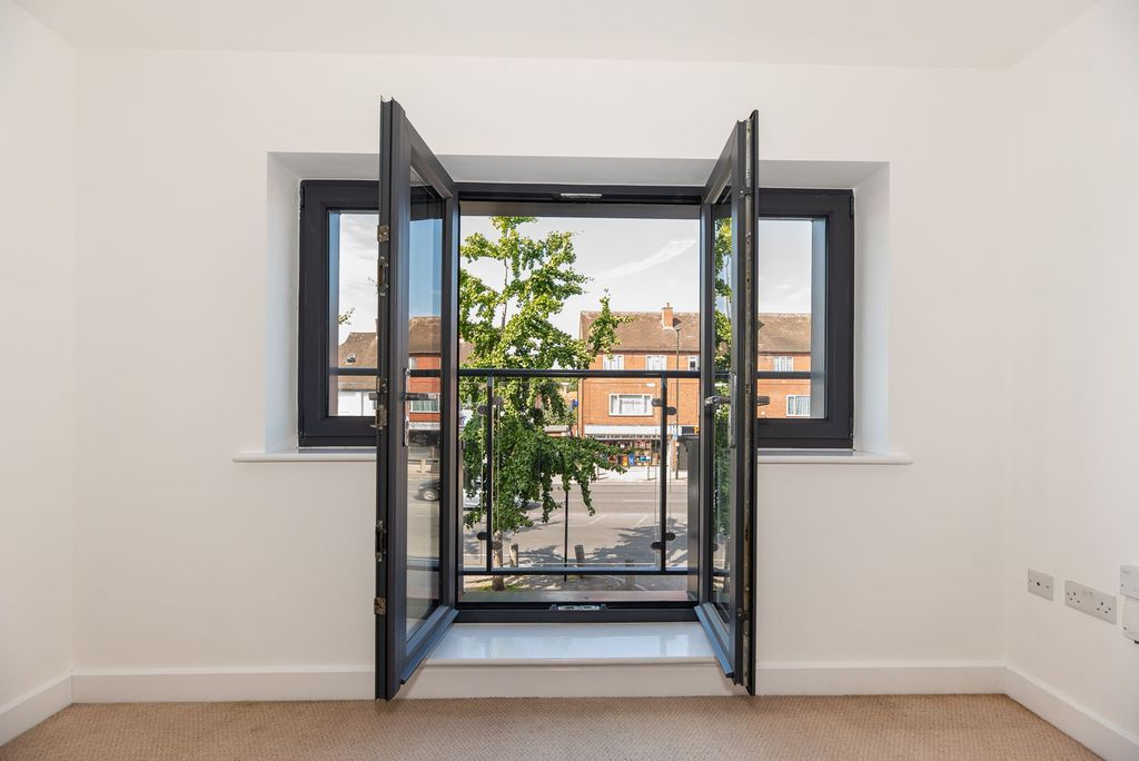 Property photo 3 of 21