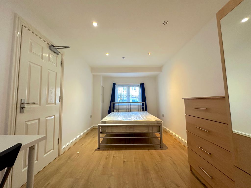 Property photo 1 of 25