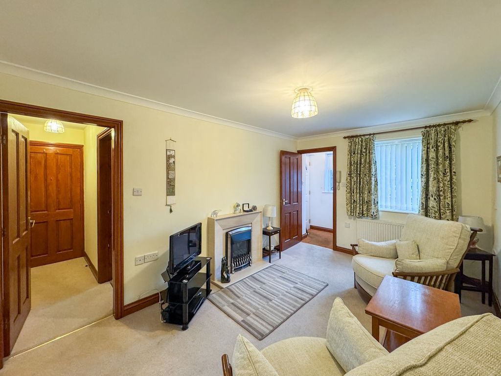 Property photo 2 of 11