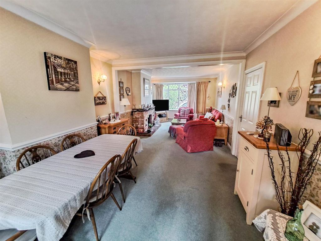 Property photo 2 of 25 Loungediner.Jpg