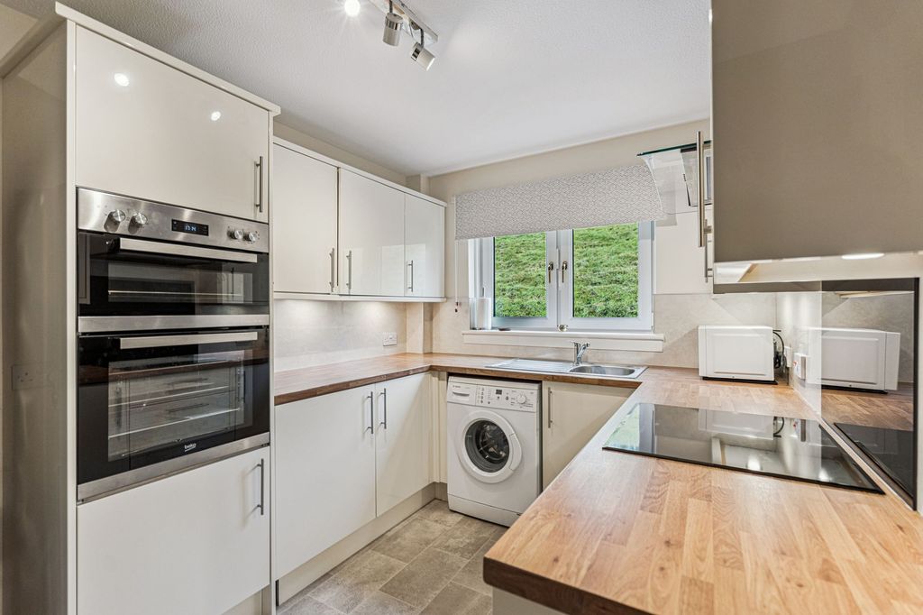 Property photo 3 of 14 Kitchen