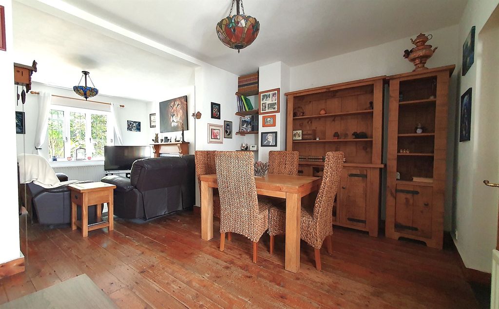 Property photo 3 of 13