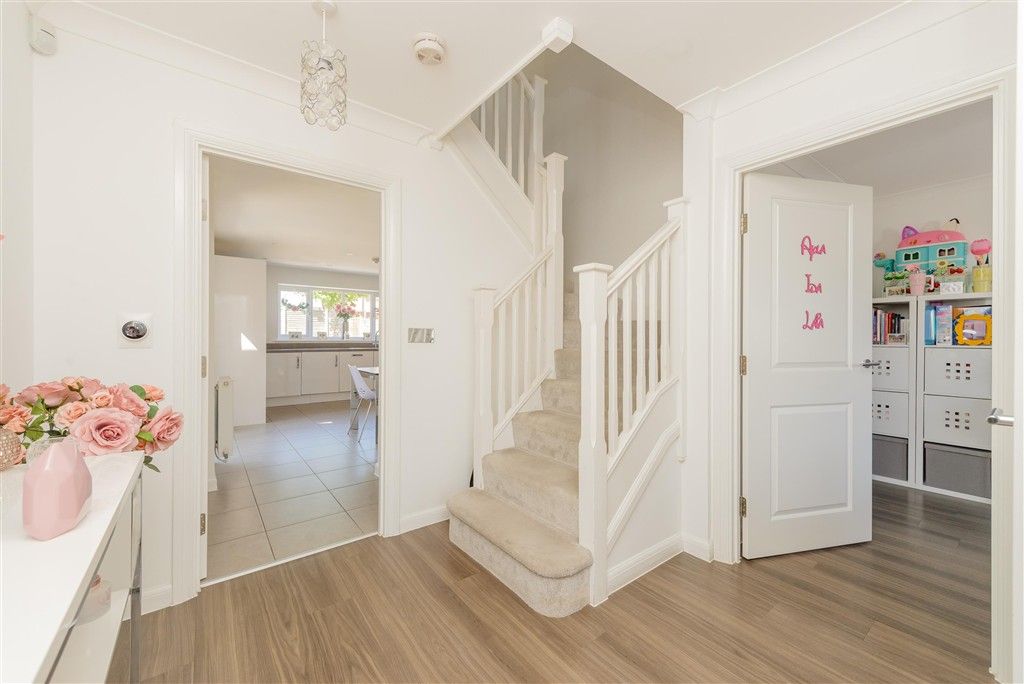 4 bed detached house for saleCastleridge Drive, Greenhithe, Kent DA9