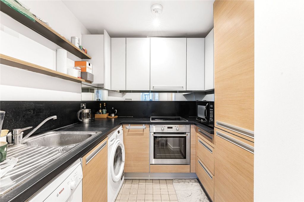 Property photo 2 of 12 Kitchen