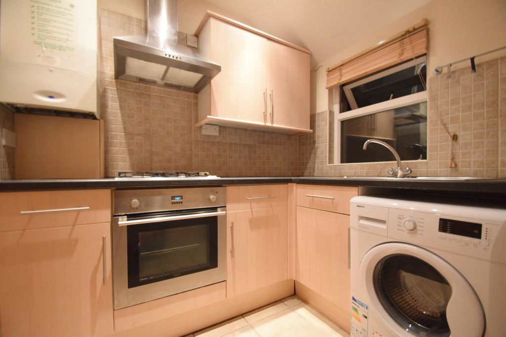 Property photo 2 of 6 Photo 5