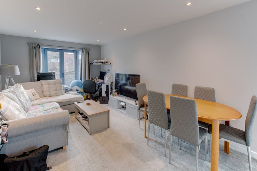 Property photo 3 of 14 Picture No. 05