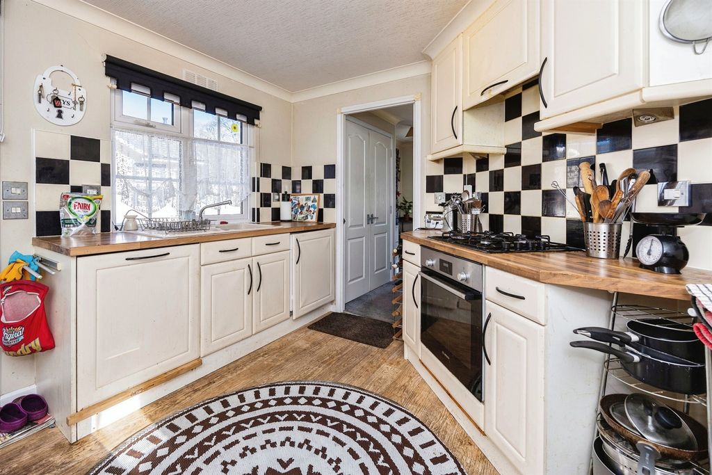 Property photo 2 of 15