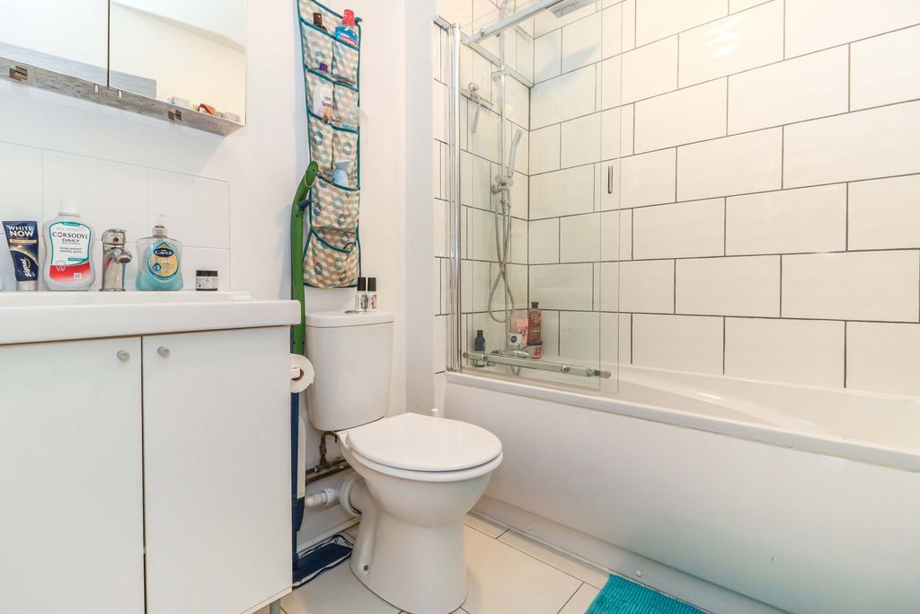 Additional image 9 of 2 bed flat for saleMasons Court, Berkhampstead Road, Chesham HP5