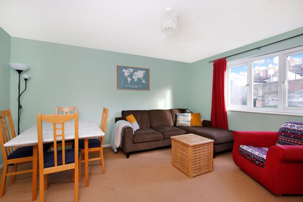 Property photo 2 of 5