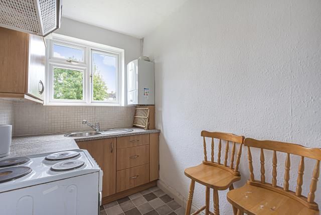 Property photo 3 of 9 Kitchen