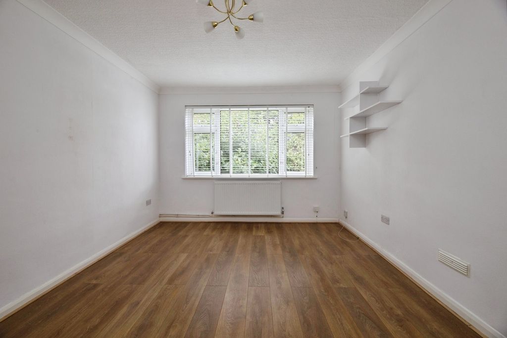 Property photo 3 of 16 Pbox-Img.Jpg