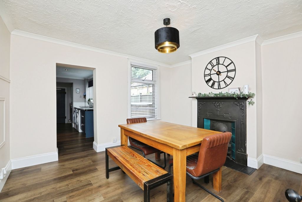 Property photo 3 of 19 Pbox-Img.Jpg