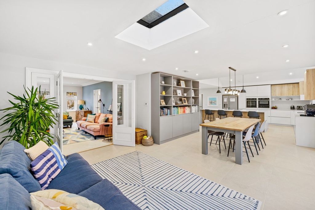 Property photo 3 of 40