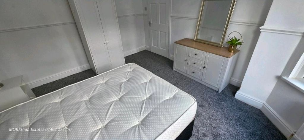 Property photo 3 of 8 Bright Bedroom With Stylish Furniture And Storage...