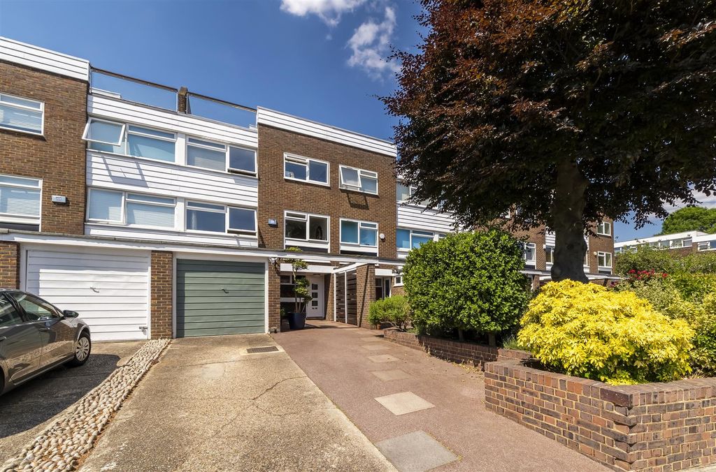 Property photo 1 of 20 Helliwell &amp; Co