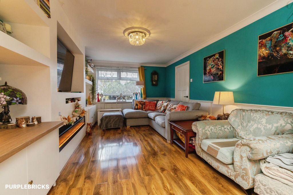 Property photo 2 of 30