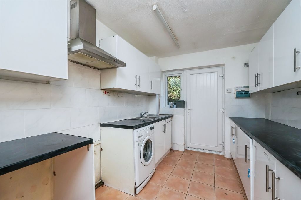 Property photo 3 of 13