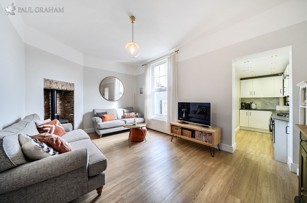 Property photo 2 of 11