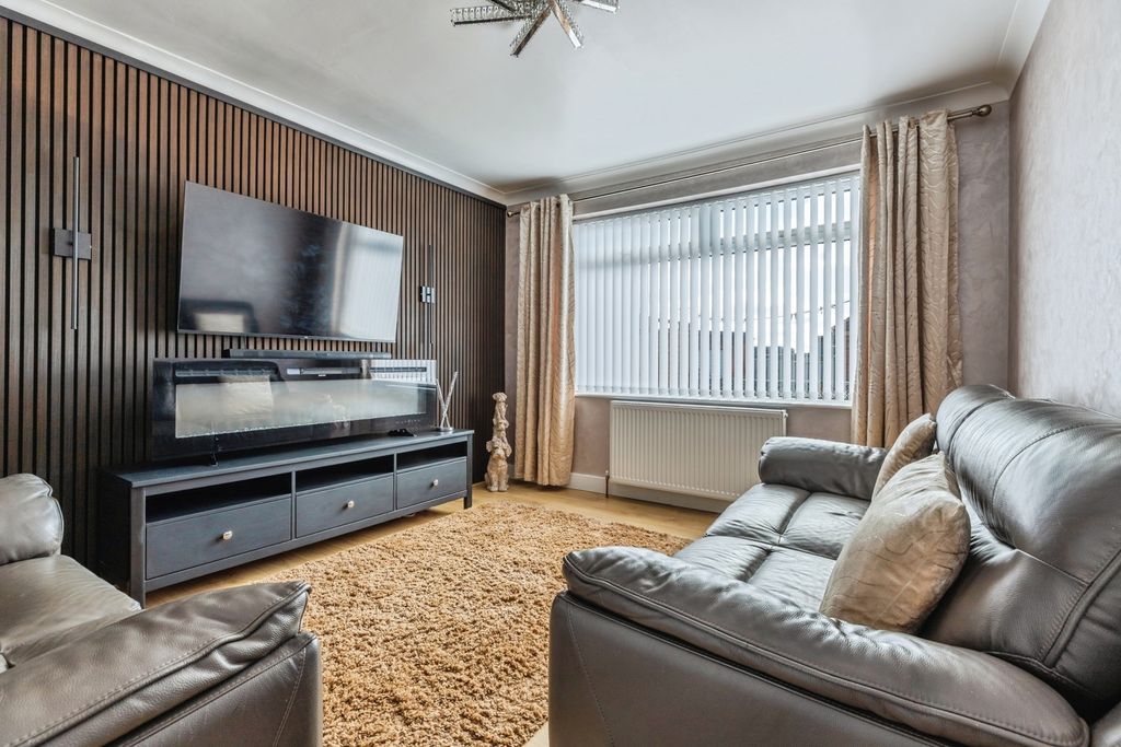 Property photo 3 of 20 Pbox-Img.Jpg