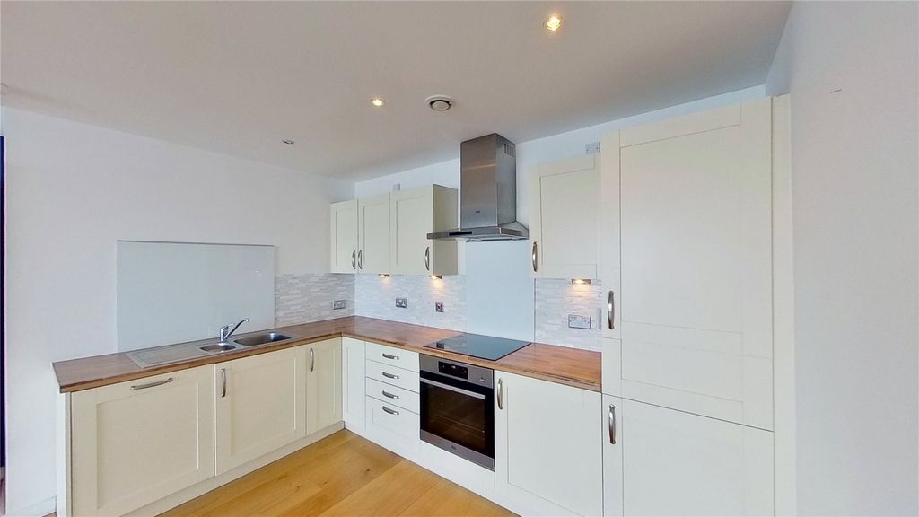 Property photo 3 of 19 Photo 3