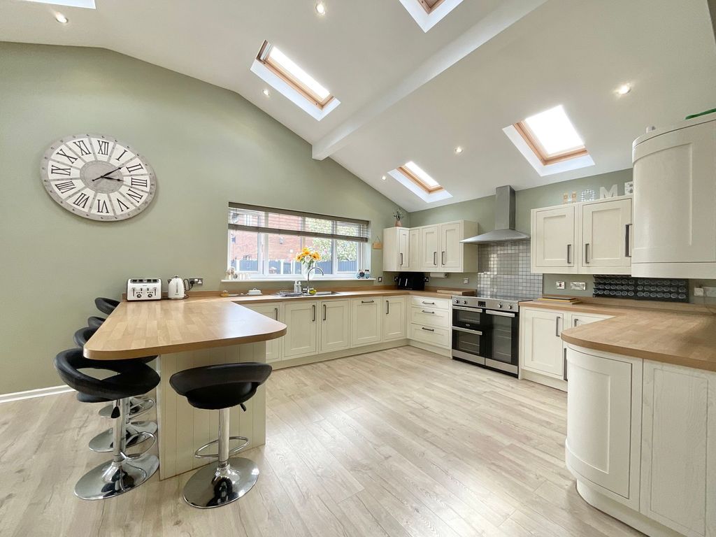 Property photo 3 of 26