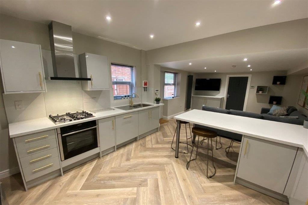 Property photo 3 of 29 (Main)