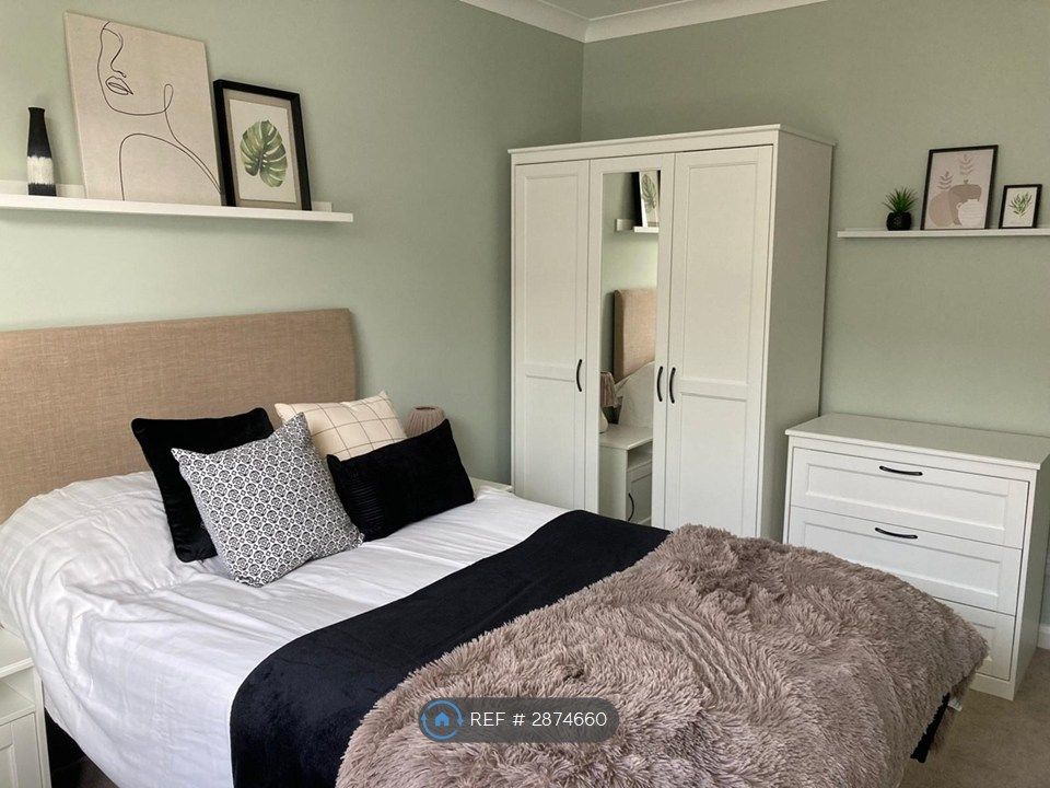 Property photo 2 of 11 Good Storage And Wfh Facilities