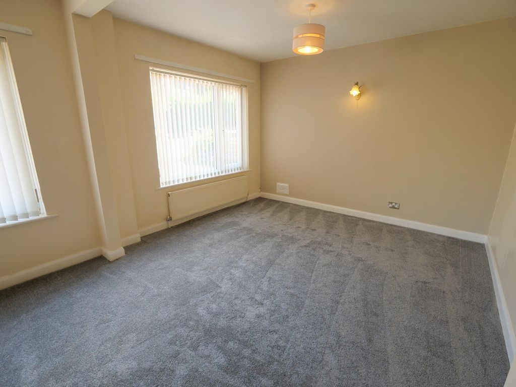 Property photo 3 of 19 Dining Room