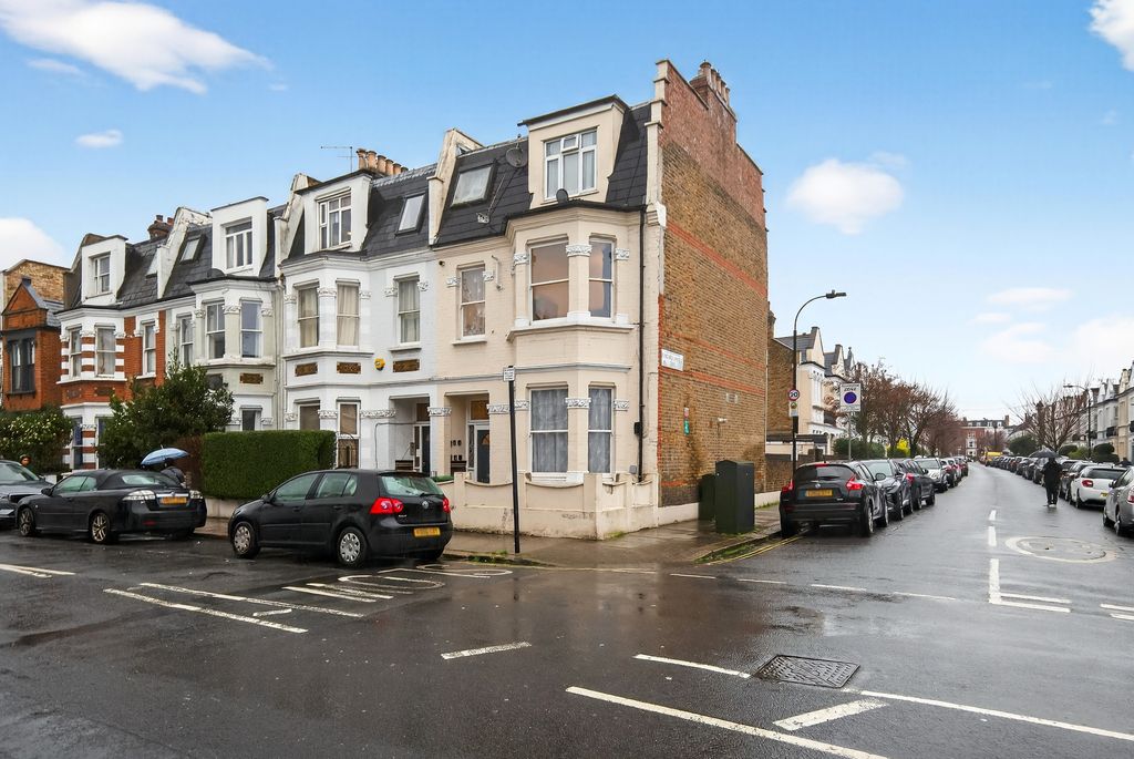 Property photo 2 of 30