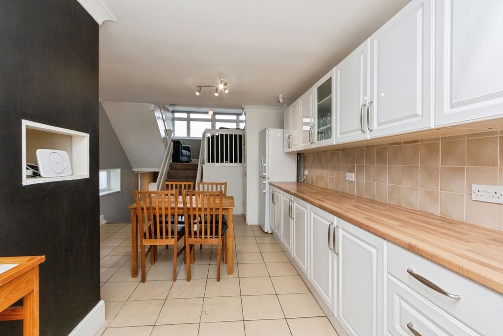 Property photo 3 of 20 Pbox-Img.Jpg