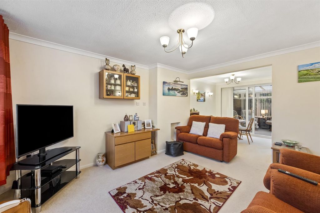 Property photo 3 of 16 Manaton Close, 22-012.Jpg
