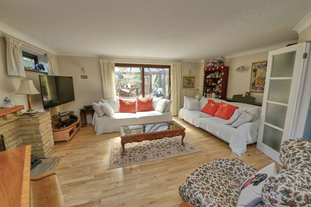 Property photo 2 of 18