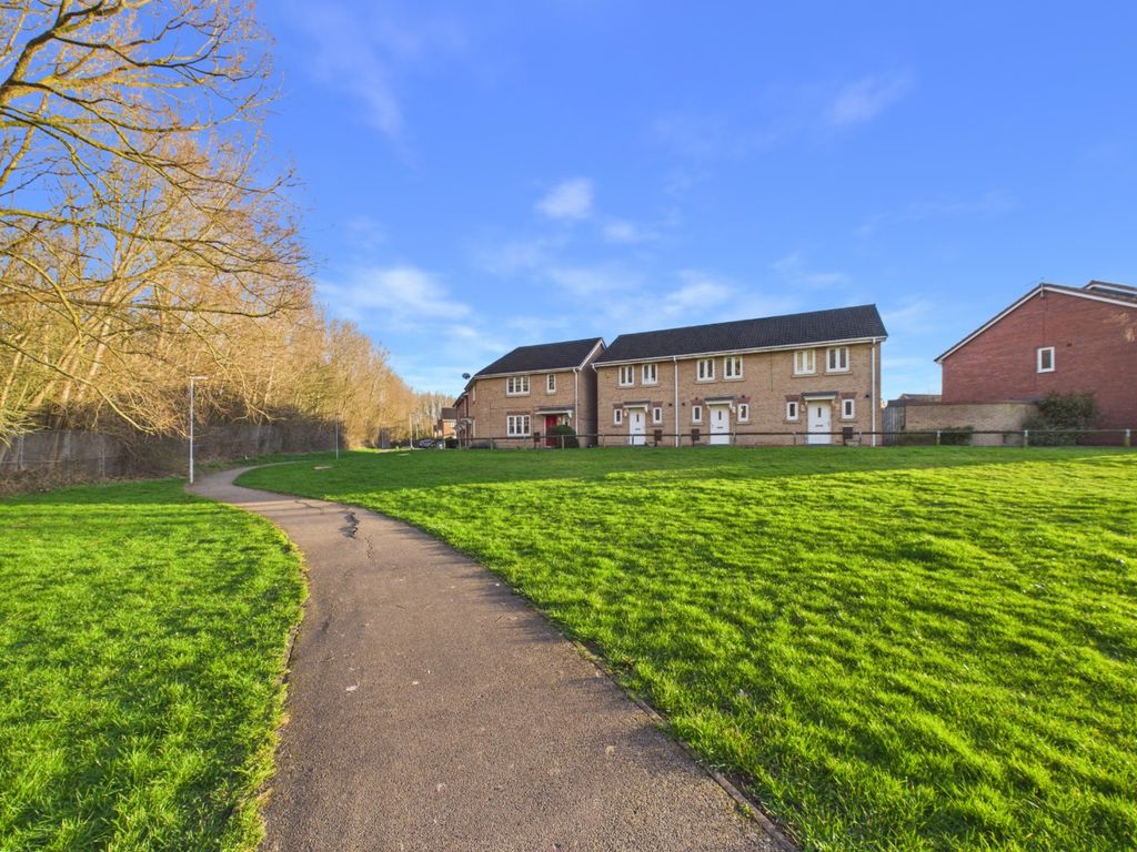 Property photo 2 of 17 4917255
