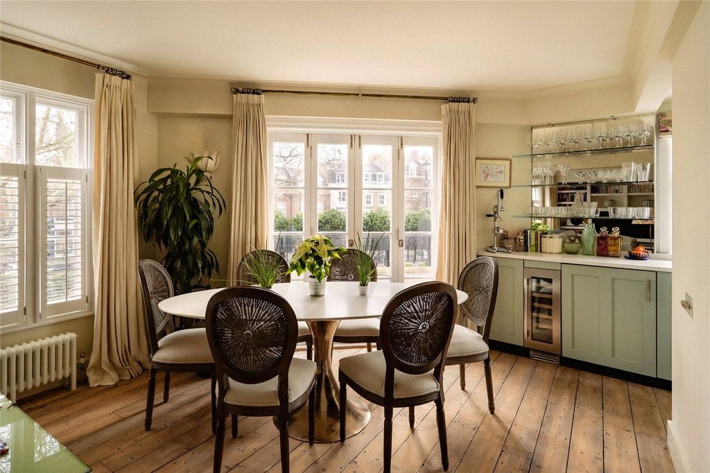 Property photo 1 of 9 Dining Space