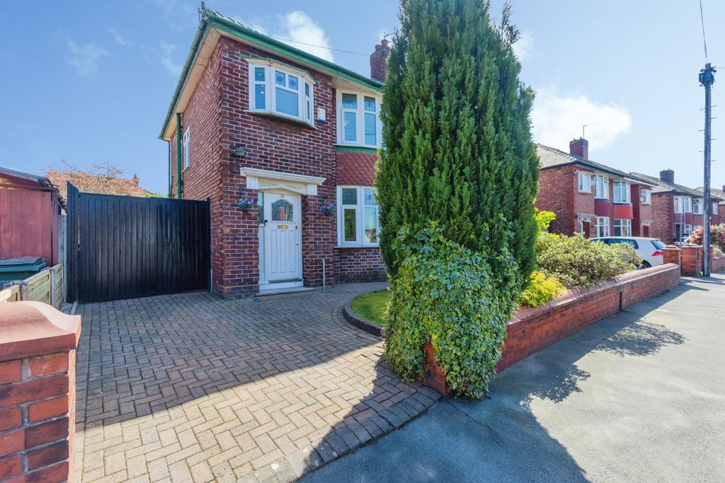 Property photo 1 of 17 Front View