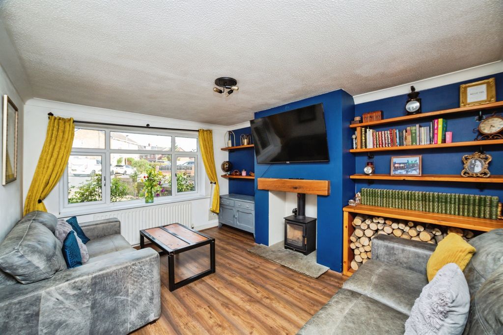 Property photo 2 of 17