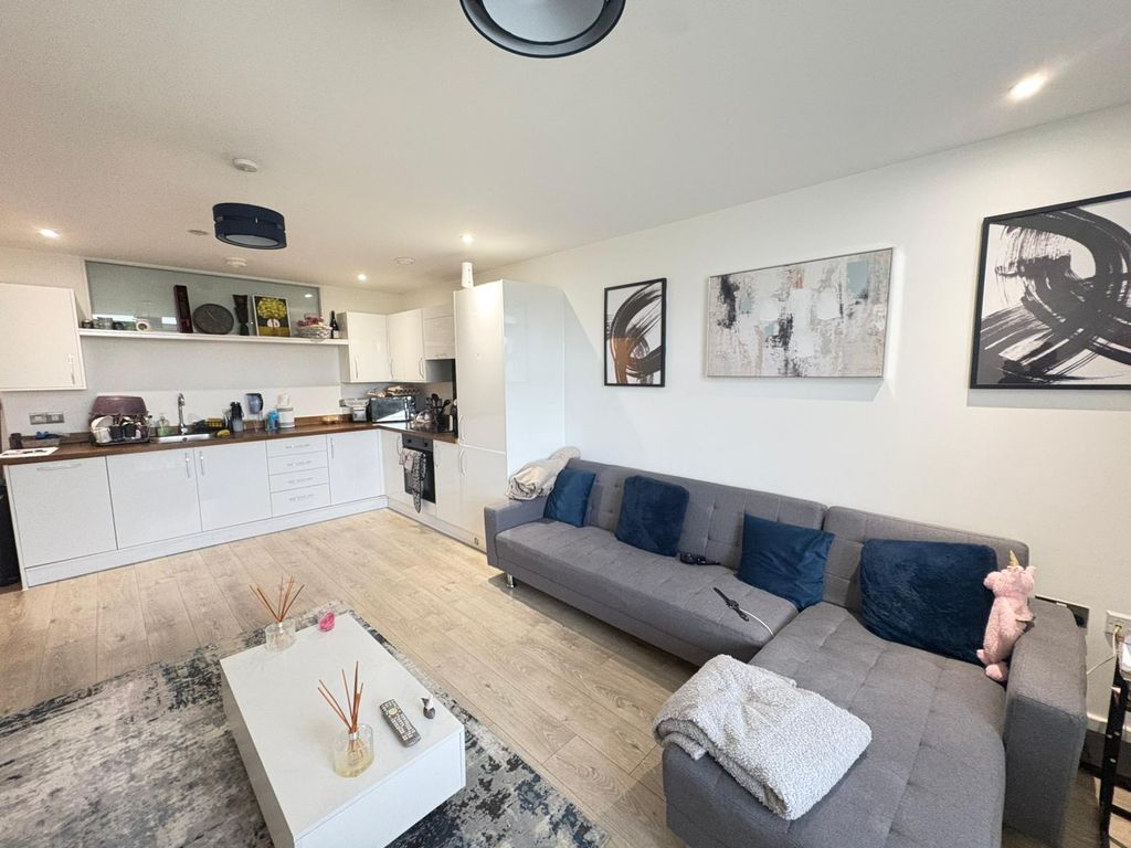 Property photo 3 of 8 Image