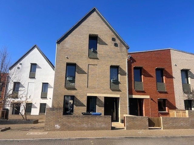 Property photo 1 of 5
