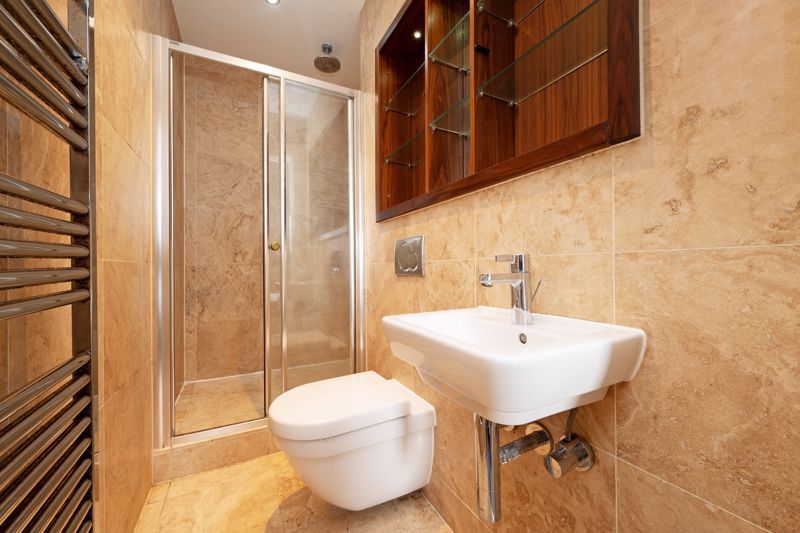Property photo 2 of 15 En-Suite Shower