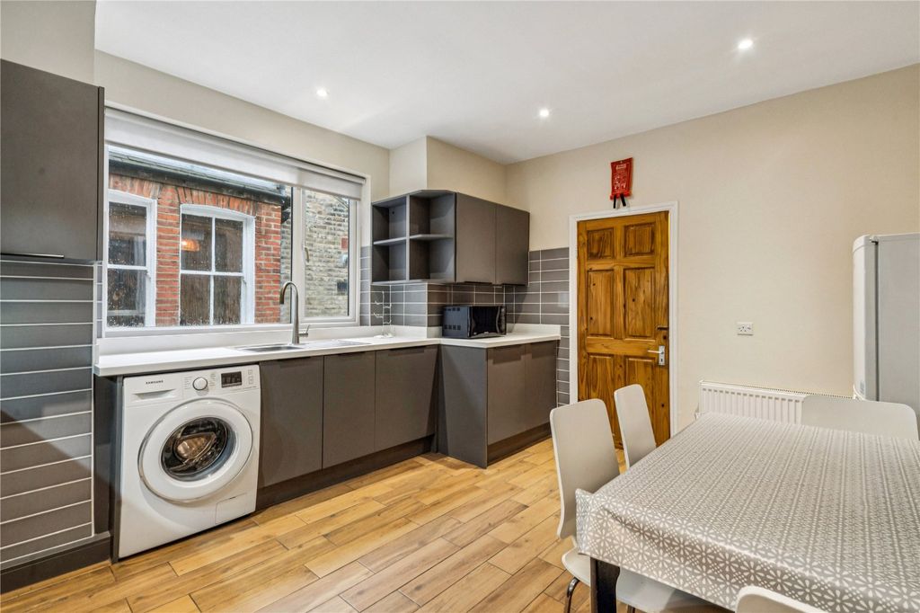 Property photo 1 of 16 Picture No. 04