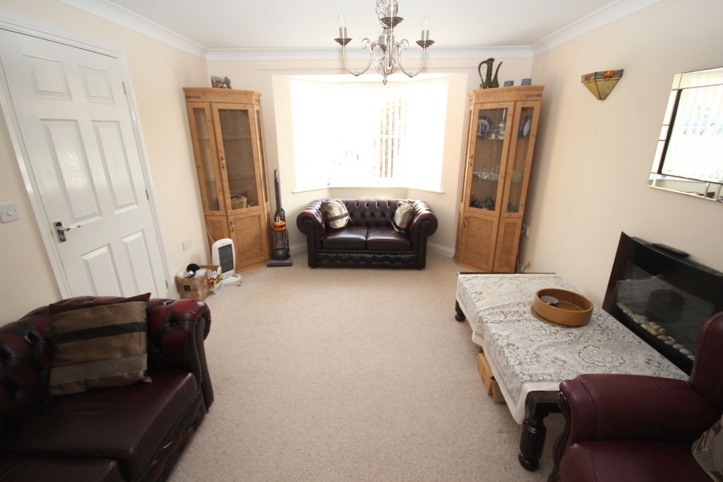 Property photo 2 of 21