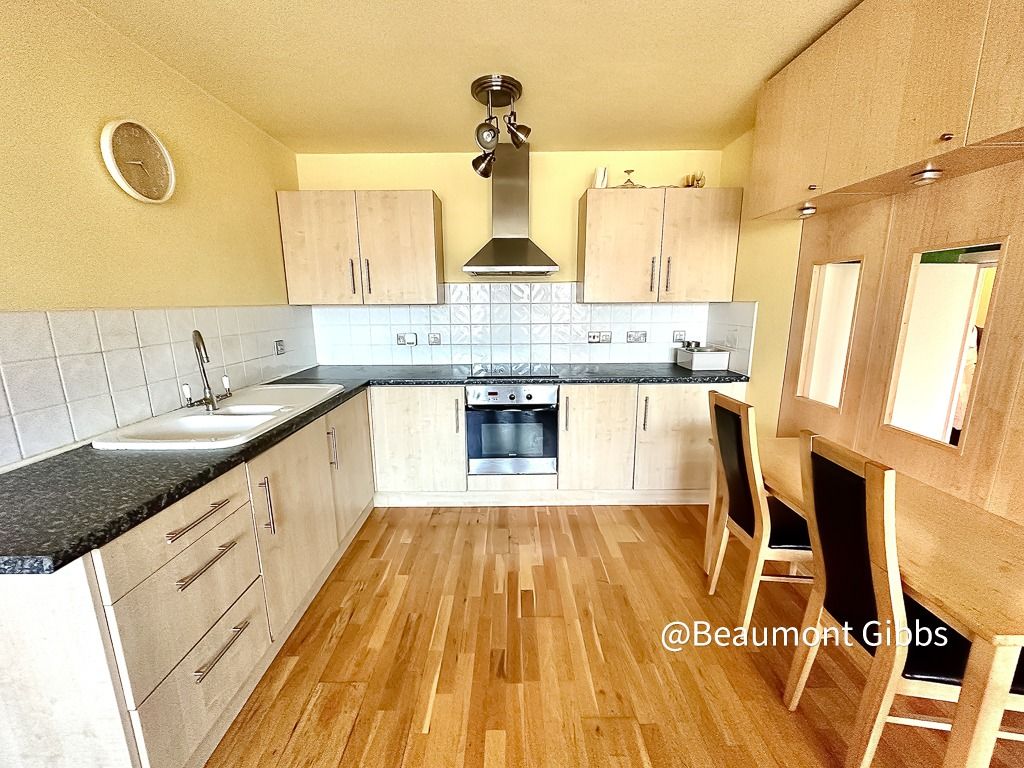 Property photo 2 of 6 871784